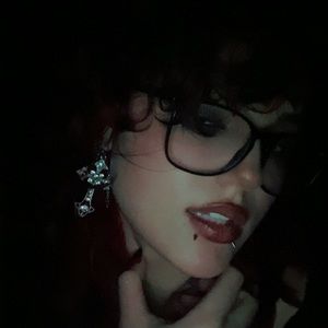 Meet your Posher, Vi